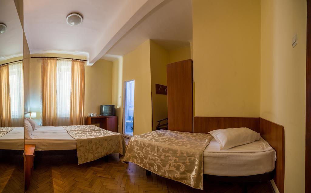 Hotel Rina Cerbul سِنايا المظهر الخارجي الصورة