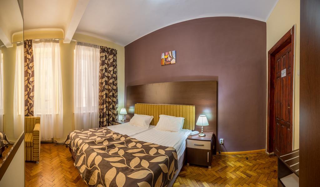 Hotel Rina Cerbul سِنايا المظهر الخارجي الصورة