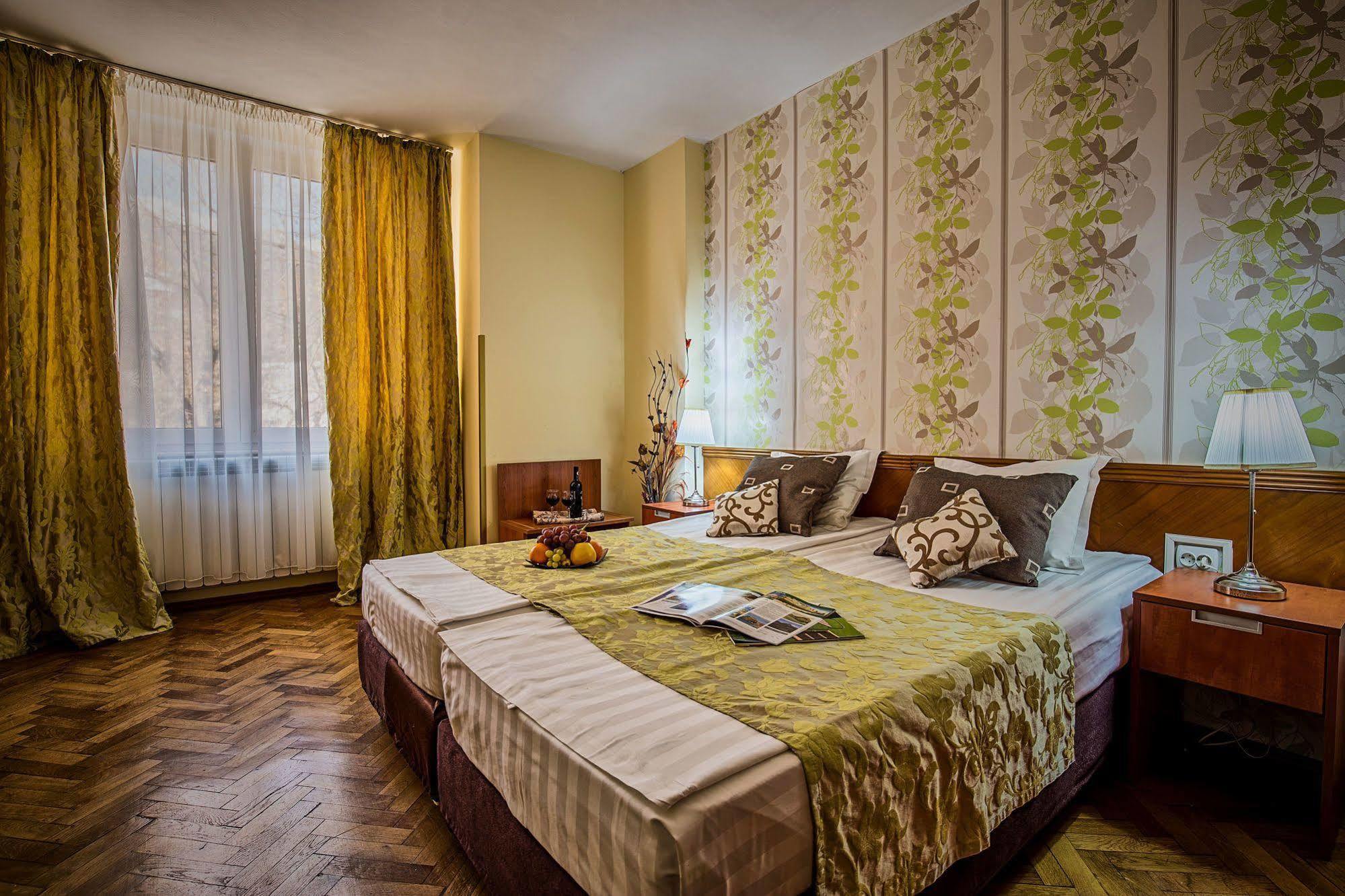 Hotel Rina Cerbul سِنايا المظهر الخارجي الصورة