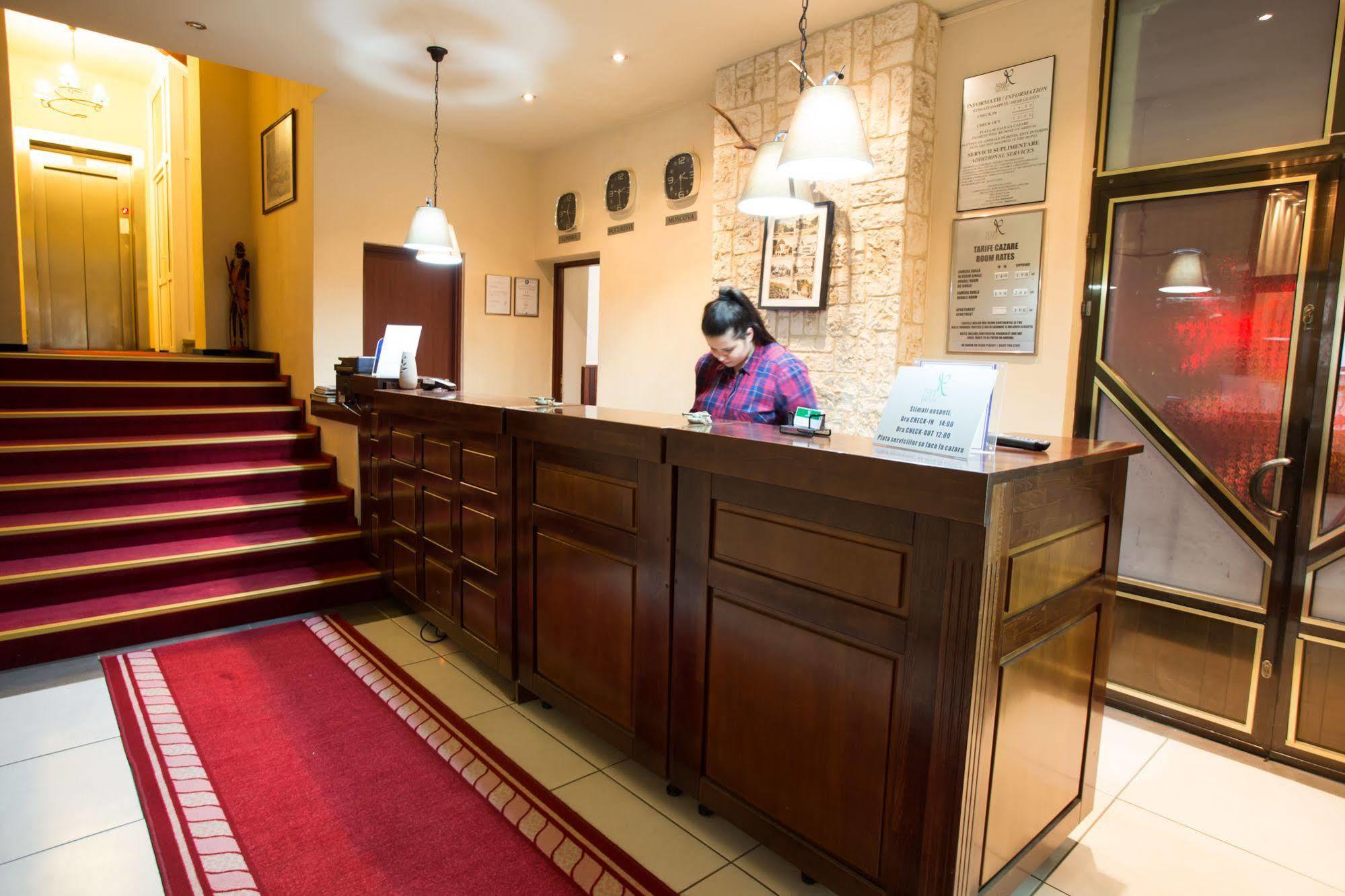 Hotel Rina Cerbul سِنايا المظهر الخارجي الصورة