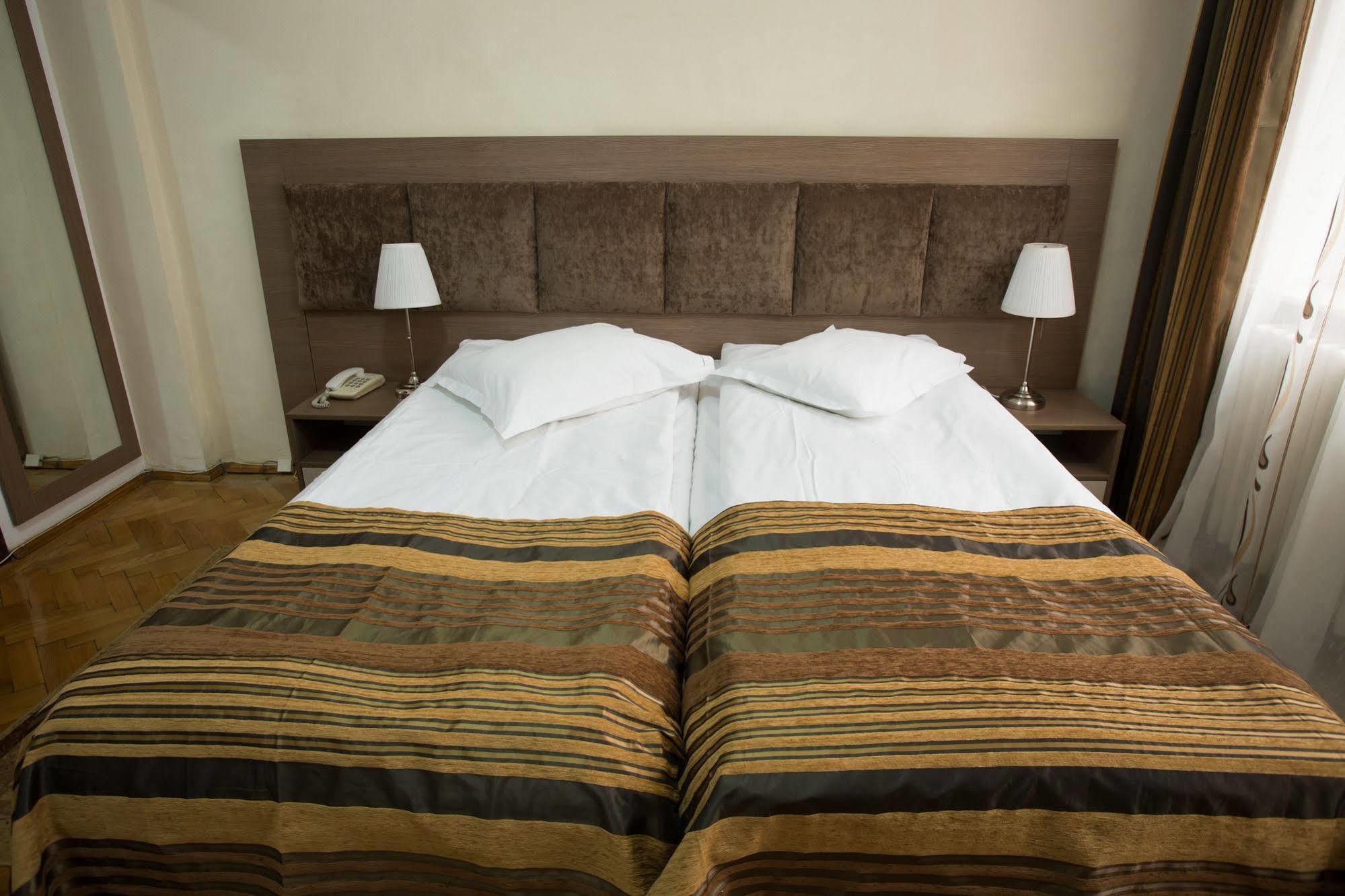 Hotel Rina Cerbul سِنايا المظهر الخارجي الصورة