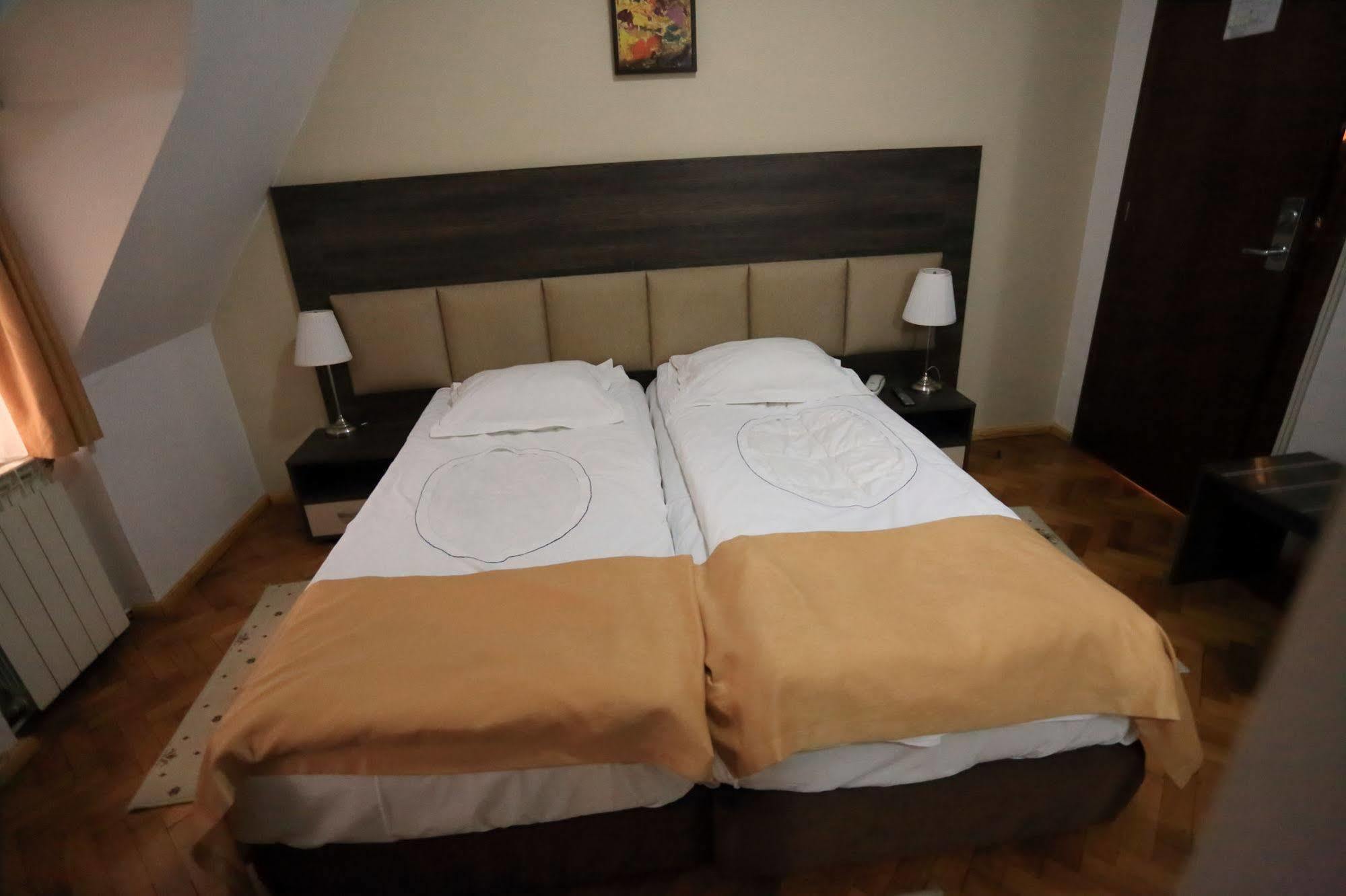 Hotel Rina Cerbul سِنايا المظهر الخارجي الصورة