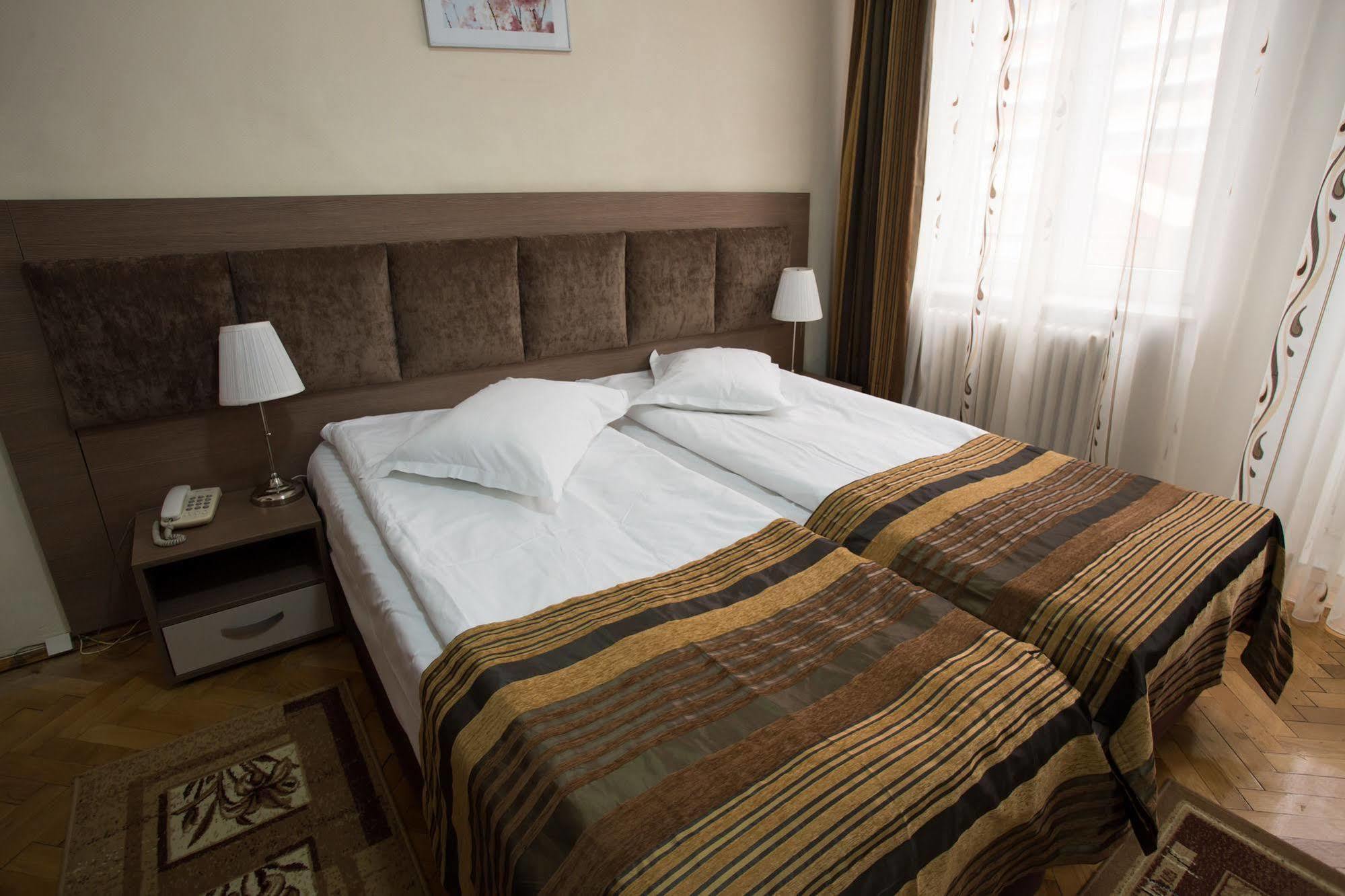 Hotel Rina Cerbul سِنايا المظهر الخارجي الصورة