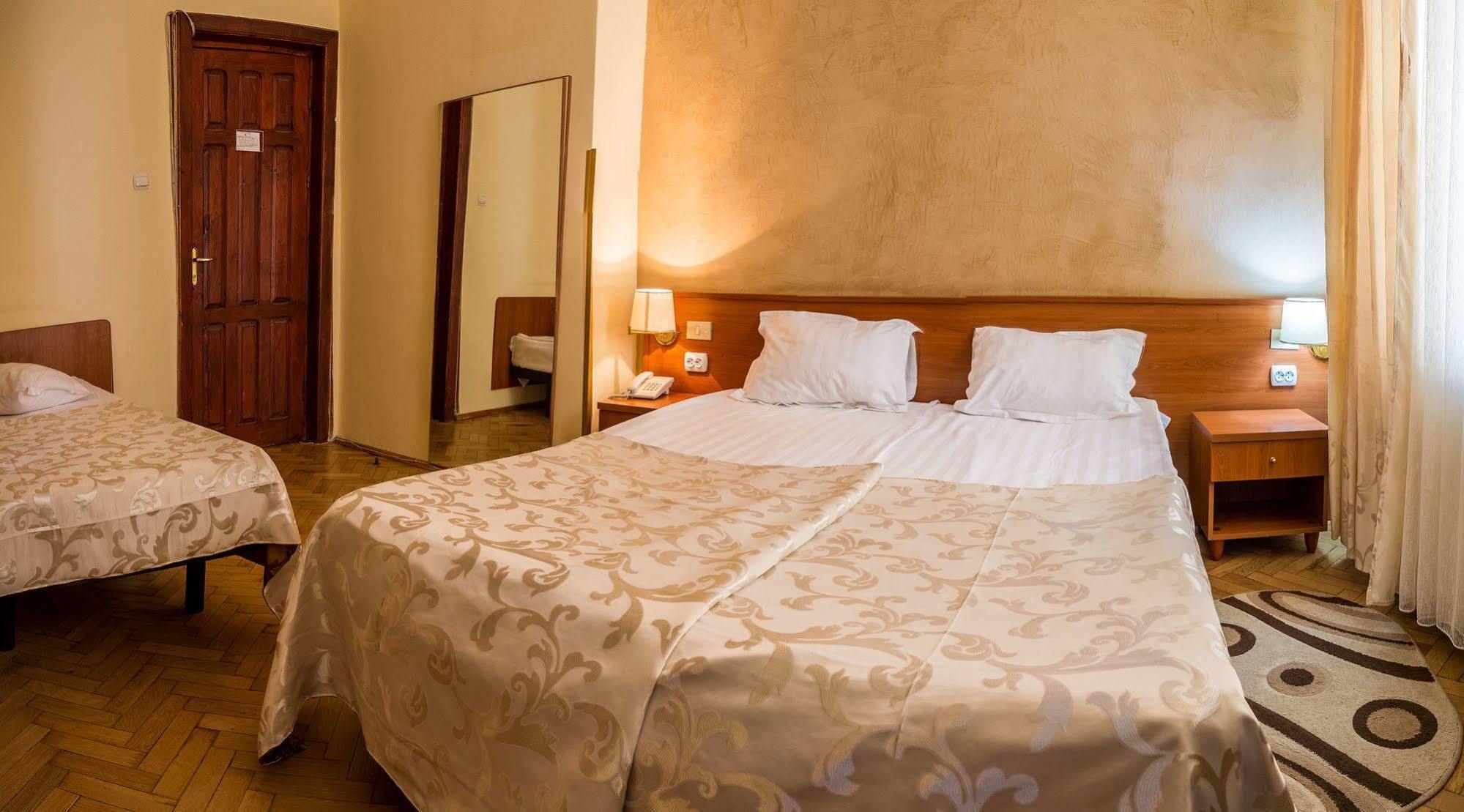 Hotel Rina Cerbul سِنايا المظهر الخارجي الصورة
