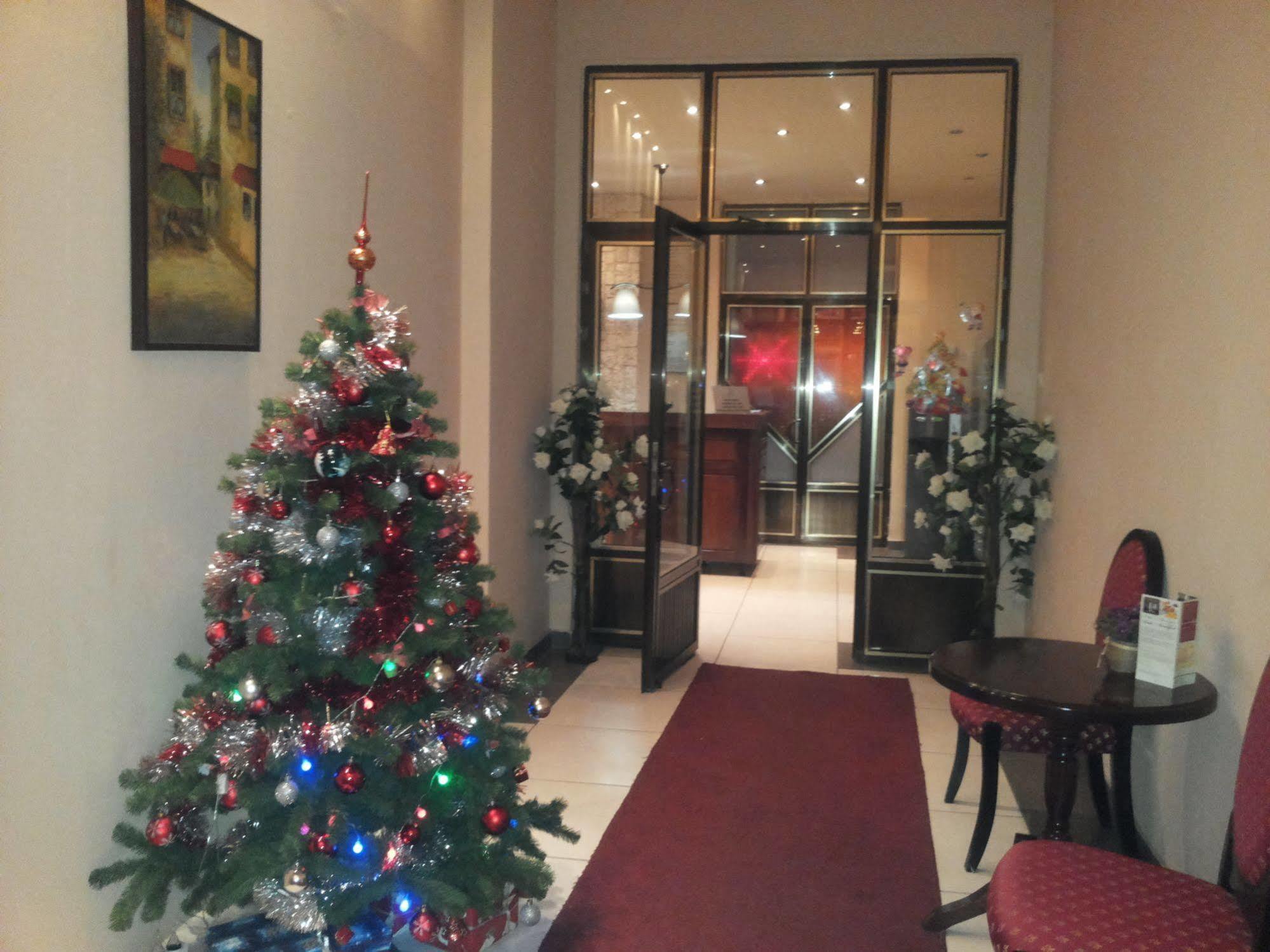 Hotel Rina Cerbul سِنايا المظهر الخارجي الصورة